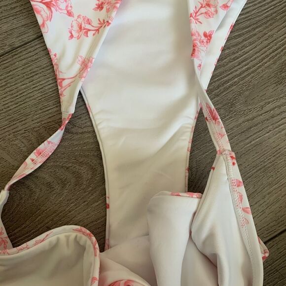 Forever 21 bikini bottom very beautiful floral print - Picture 3 of 4